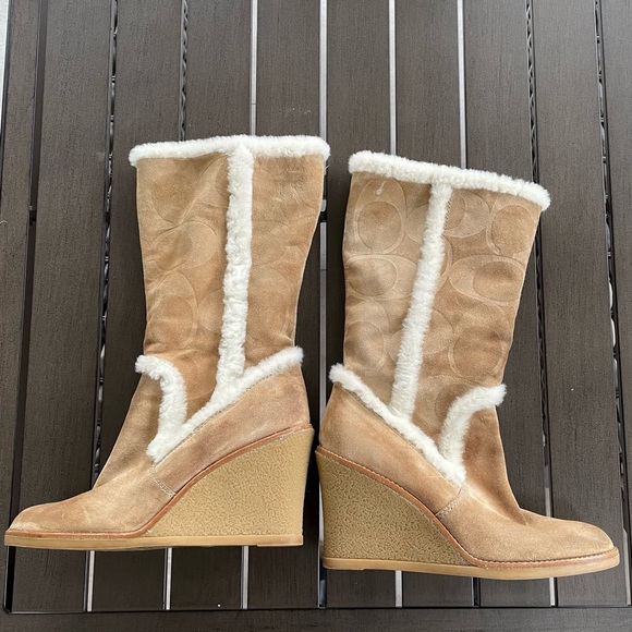 Y2K STYLE SUEDE COACH LOGO BOOTS WITH FAUX FUR!! - Picture 3 of 13